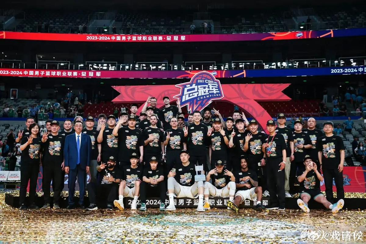 两连胜+掀翻卫冕冠军!辽宁男篮开局惊艳背后,短板与希望并存 两连胜+掀翻卫冕冠军!辽宁男篮开局惊艳背后,短板与希望并存